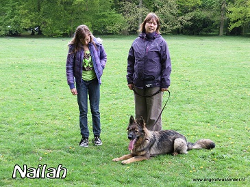Nailah tijdens de training in park De Paauw